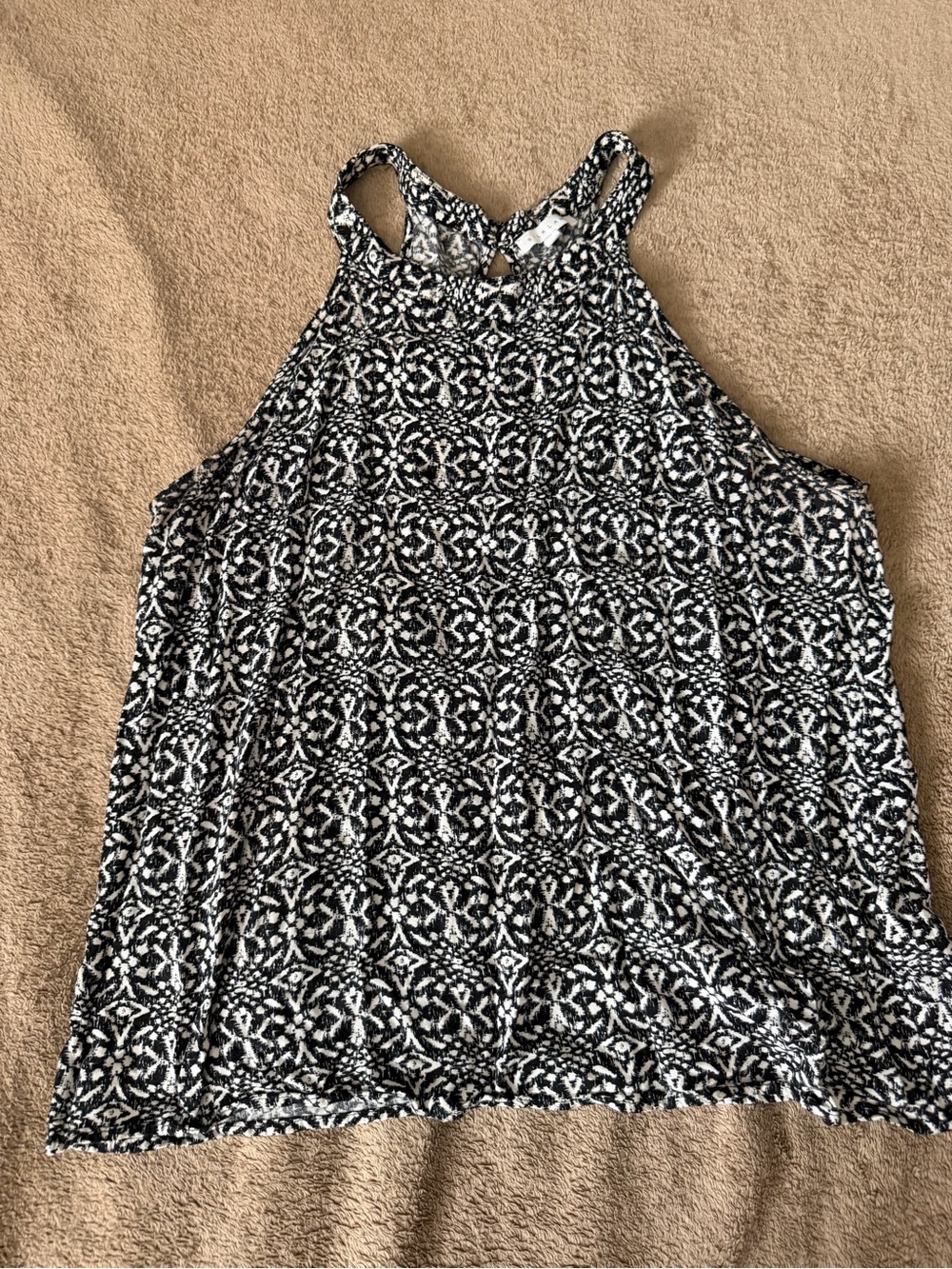 SilkLand Black & White Geometric Racerback Tank